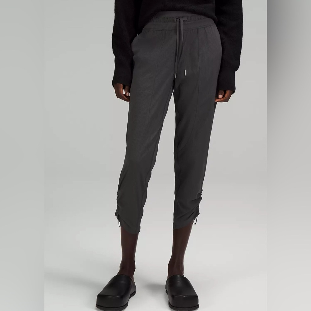 EUC Dance Studio Mid-Rise Cropped Pant SIZE 2 Graphite Grey